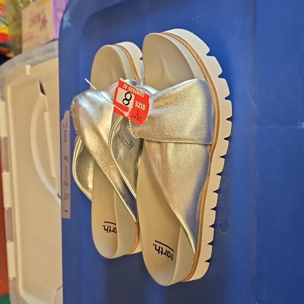 Earth maple castine sandals